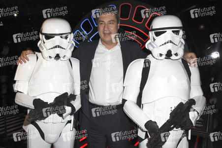 Markus Söder besucht 'Star Wars Identities' in München