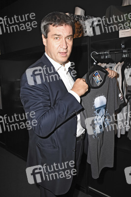 Markus Söder besucht 'Star Wars Identities' in München