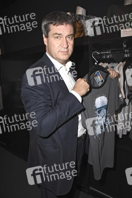 Markus Söder besucht 'Star Wars Identities' in München