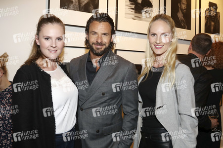 Vernissage 'Covered - The Story of a Blanket' in Hamburg