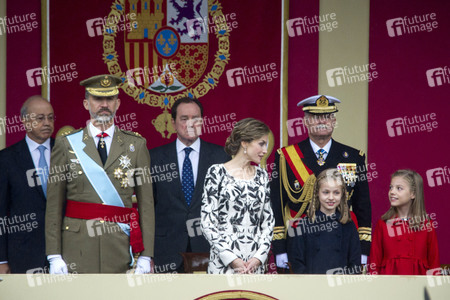 Militäparade zum Nationalfeiertag in Madrid
