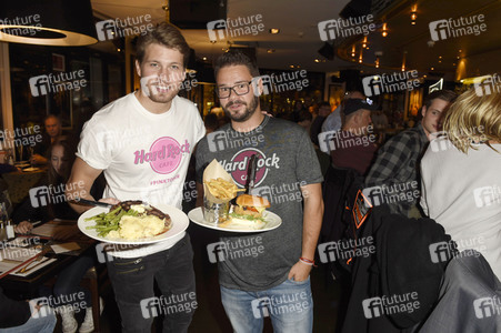 Pinktober Aktion im Hard Rock Cafe Berlin