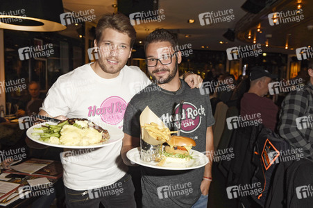Pinktober Aktion im Hard Rock Cafe Berlin