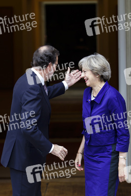 Mariano Rajoy empfängt Theresa May in Madrid