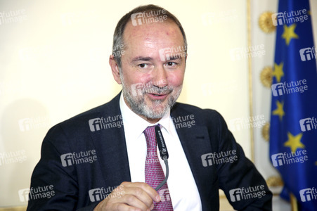 Österreichisches Ehrenkreuzes für Harald Sicheritz in Wien