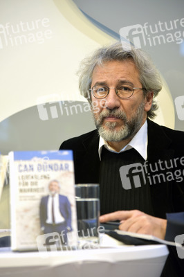 Can Dündar auf der Frankfurter Buchmesse 2016