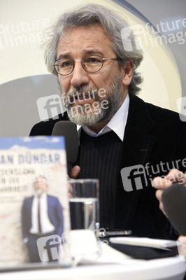 Can Dündar auf der Frankfurter Buchmesse 2016