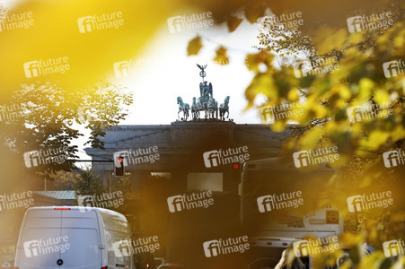 Das Brandenburger Tor in Berlin im Herbst