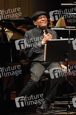 Konzert von Al Jarreau und der NDR Bigband in Hamburg