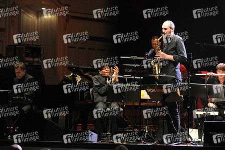 Konzert von Al Jarreau und der NDR Bigband in Hamburg