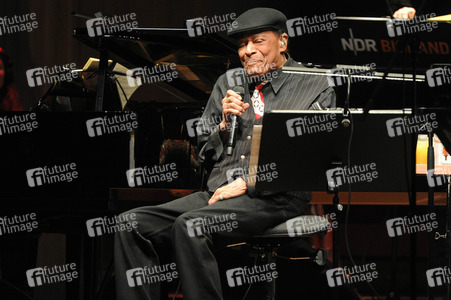 Konzert von Al Jarreau und der NDR Bigband in Hamburg