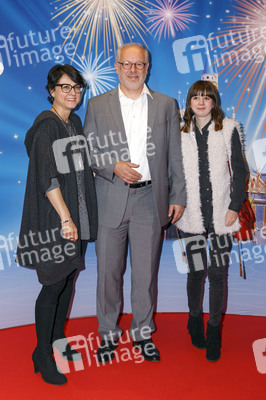 Premiere 'Disney on Ice - 100 Jahre voller Zauber' in Köln
