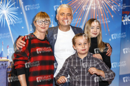 Premiere 'Disney on Ice - 100 Jahre voller Zauber' in Köln