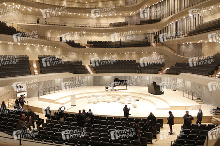 Elbphilharmonie Plaza Eröffnung in Hamburg