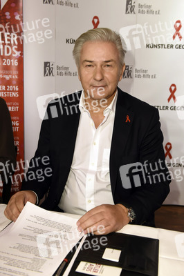 Pressetermin 'Künstler gegen AIDS - Die Gala 2016' in Berlin