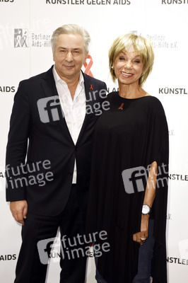 Pressetermin 'Künstler gegen AIDS - Die Gala 2016' in Berlin