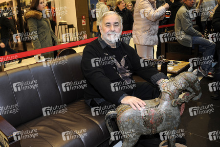 Promi Charity Flomarkt in Berlin