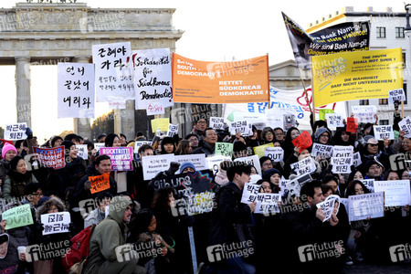 Demonstration gegen Park Geun-hye in Berlin