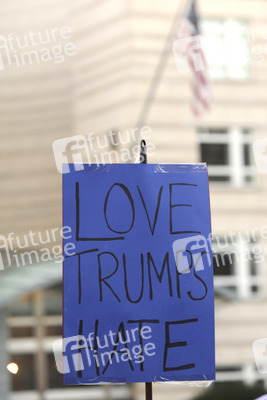 Protest gegen Donald Trump in Berlin