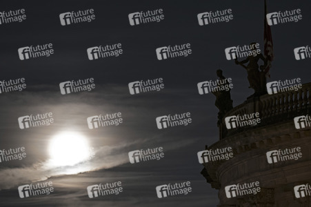 Super-Vollmond über Berlin