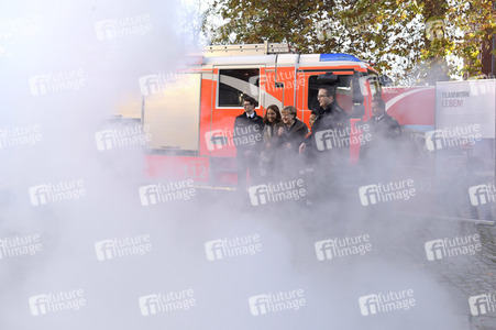 Angela Merkel besucht Jugendfeuerwehr in Berlin