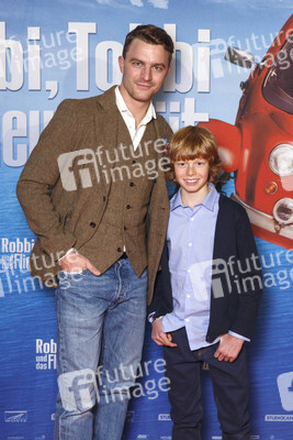 Filmpremiere 'Robbi, Tobbi und das Fliewatüüt' in Köln