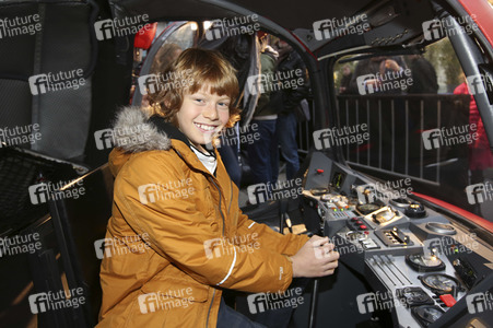 Filmpremiere 'Robbi, Tobbi und das Fliewatüüt' in Berlin