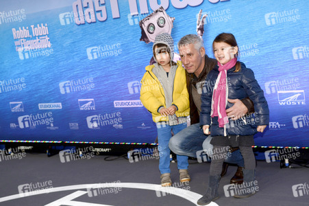 Filmpremiere 'Robbi, Tobbi und das Fliewatüüt' in Berlin