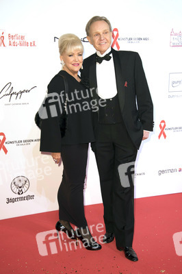 Benefizgala 'Künstler gegen Aids - Die Gala 2016' in Berlin