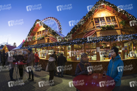 Weihnachtsmarkt am Alexanderplatz in Berlin