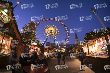 Weihnachtsmarkt am Alexanderplatz in Berlin