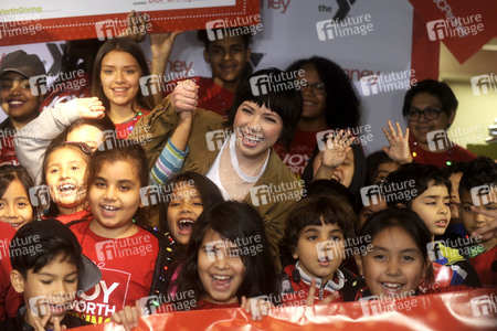 Charity Aktion mit Carly Rae Jepsen in New York