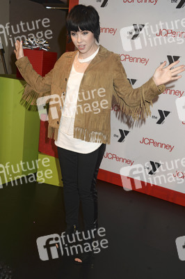 Charity Aktion mit Carly Rae Jepsen in New York