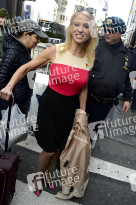 Kellyanne Conway am Trump Tower in New York