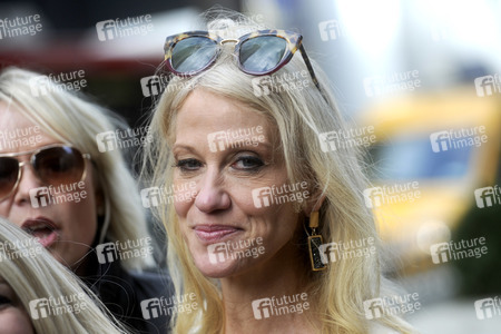 Kellyanne Conway am Trump Tower in New York