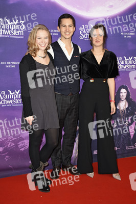 Filmpremiere 'Vampirschwestern 3 - Reise nach Transsilvanien' in München