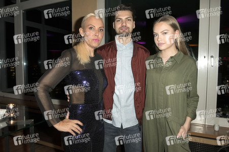Geburtstagsparty des Youtube-Kanals Berlin Blonds in Berlin