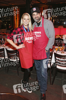 Charity-Weihnachtsfeier für Obdachlose in Hamburg