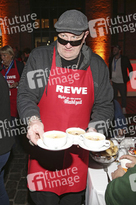 Charity-Weihnachtsfeier für Obdachlose in Hamburg