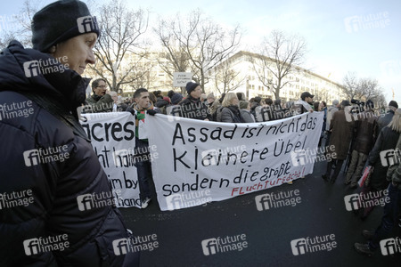 Protestkundgebung gegen russischen Militäreinsatz in Syrien in Berlin