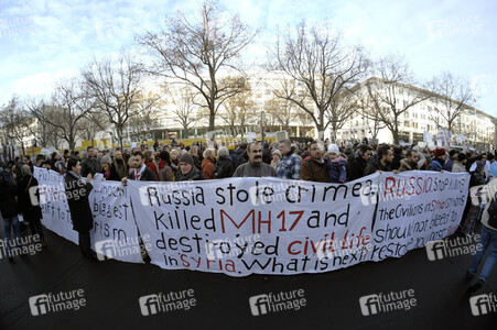 Protestkundgebung gegen russischen Militäreinsatz in Syrien in Berlin