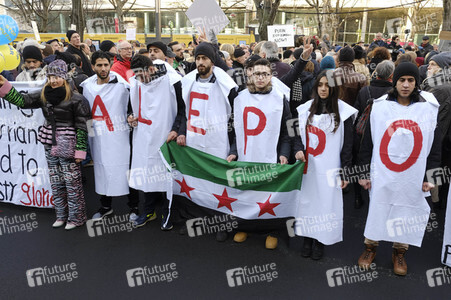 Protestkundgebung gegen russischen Militäreinsatz in Syrien in Berlin