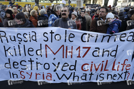 Protestkundgebung gegen russischen Militäreinsatz in Syrien in Berlin