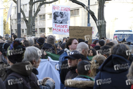 Protestkundgebung gegen russischen Militäreinsatz in Syrien in Berlin