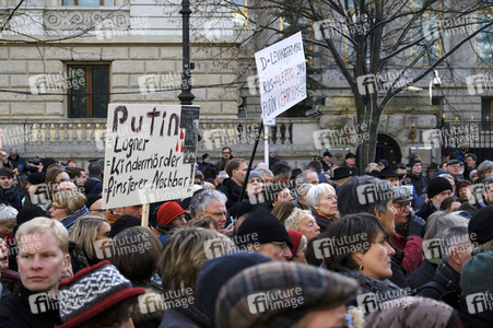 Protestkundgebung gegen russischen Militäreinsatz in Syrien in Berlin