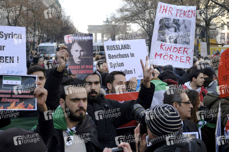 Protestkundgebung gegen russischen Militäreinsatz in Syrien in Berlin