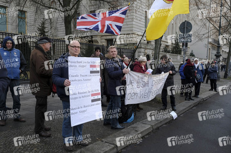 Protestkundgebung gegen russischen Militäreinsatz in Syrien in Berlin