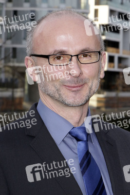 Präsentation der Elbphilharmonie Briefmarke in Hamburg