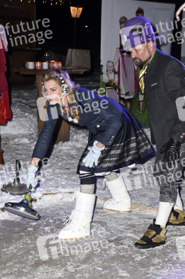 Angermaier Jubiläums Eisstock-WM in Tracht 2017 in München