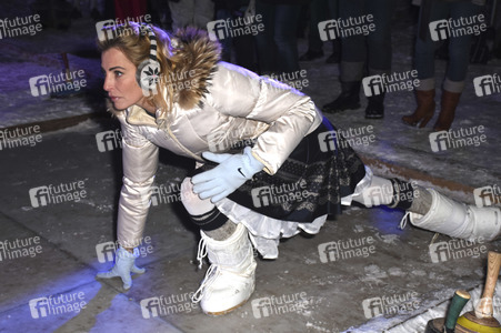 Angermaier Jubiläums Eisstock-WM in Tracht 2017 in München